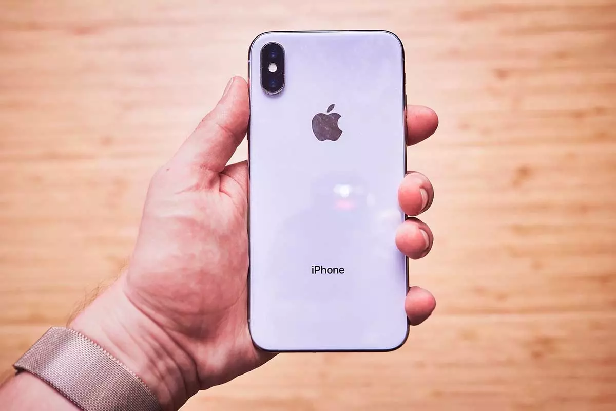 Unboxing a un iPhone Reacondicionado (Refurbished) ¿Valen la pena ? 